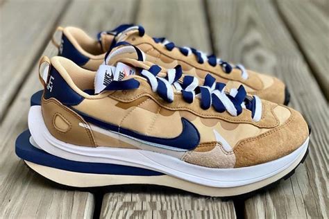 sepatu nike sacai